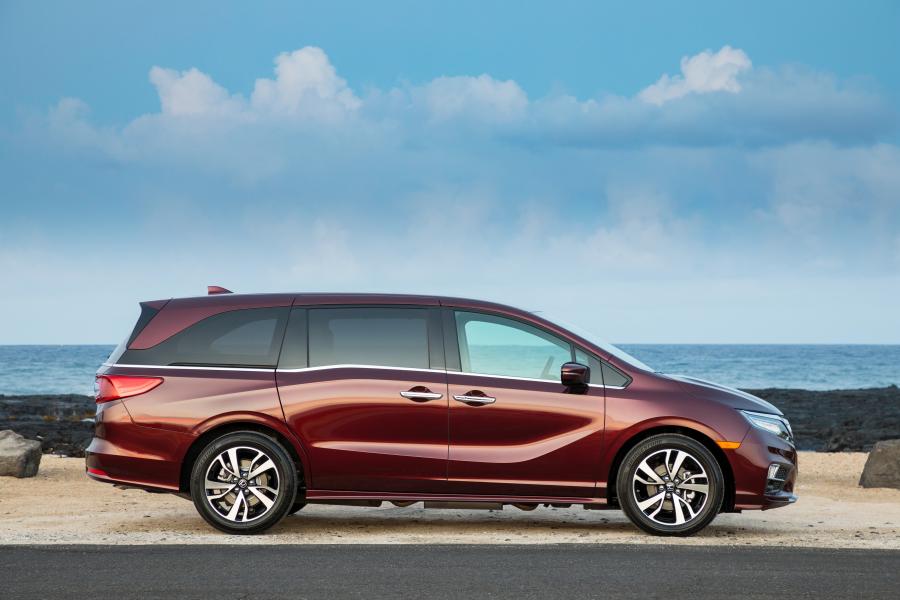 Honda Odyssey 2017 года  (фото 5 из 160)
